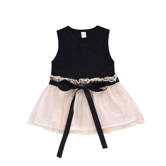 Sleeveless Lace Dress With Wooden Ears