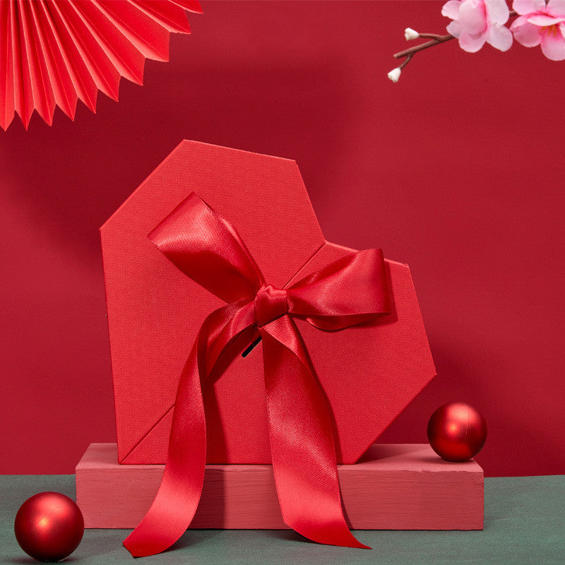 Wedding Bridesmaid Girl Heart-shaped Love Gift Box