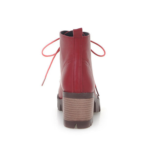 Boots with round head and thick heel