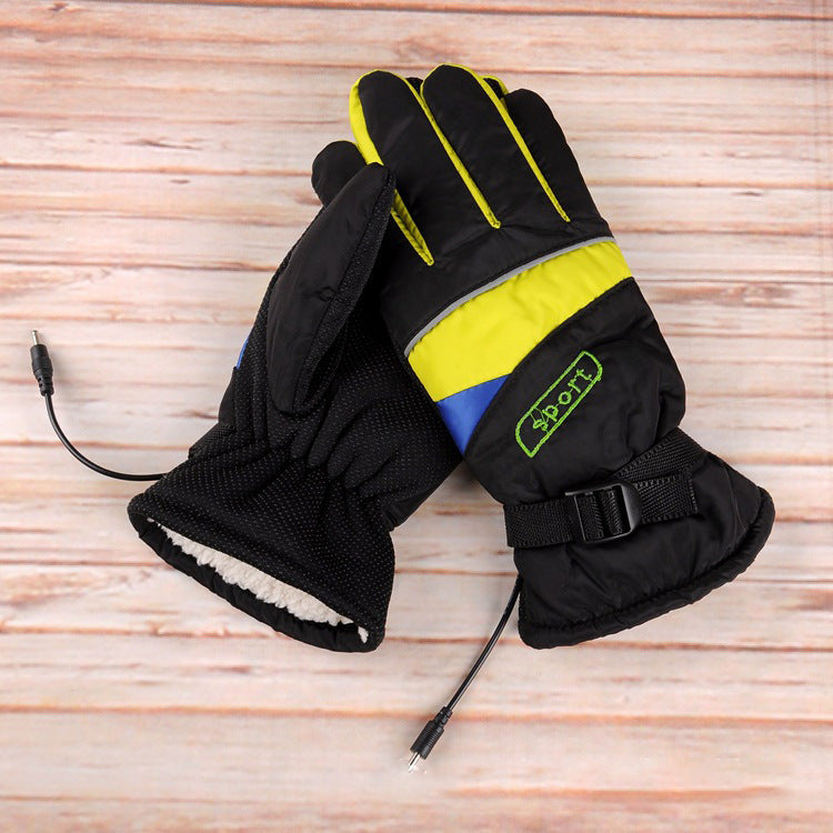 Electric heating gloves for electric vehicles