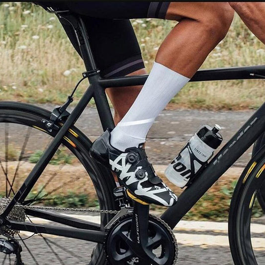 Sport profession Cycling Socks Men Anti Slip Seamless Aero Bike Wearproof Road Bicycle Socks Reflective Safety Sock