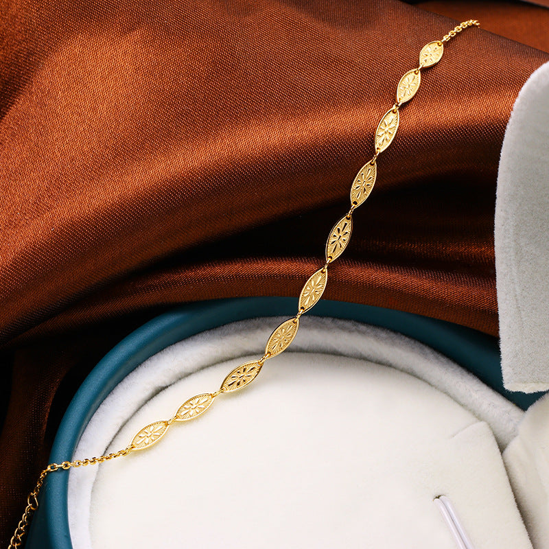 Antique Relief Galois 925 Silver Hand Ornament