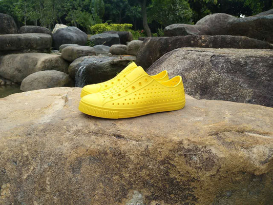 Smiling miller hole shoes