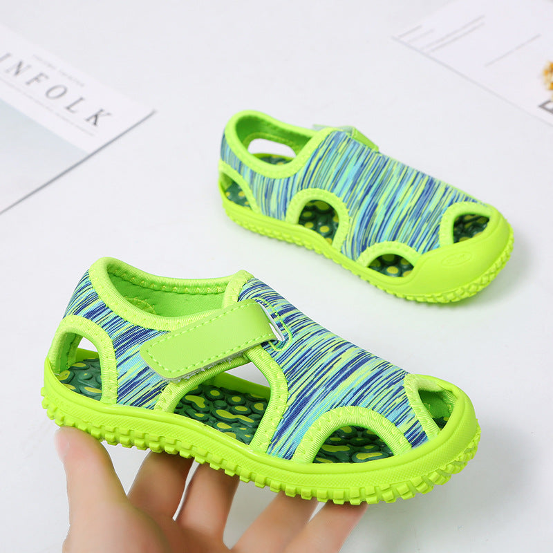 Hollow soft bottom boys beach shoes