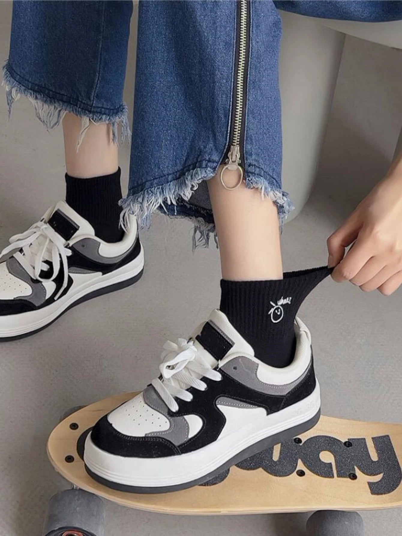 Women's Cute Cartoon Embroidery Ankle Socks Summer Thin Breathable Black White Socks Korean Style Kawaii Crew Socks Streetwear