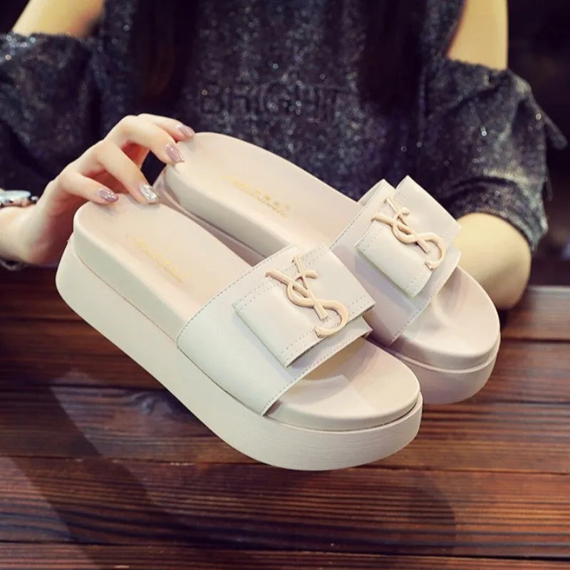 2025 Summer New Women's Fashion Letter Designer Sandals Casual Thick Bottom Round Toe Leather Beach Shoes Женские Сандалии