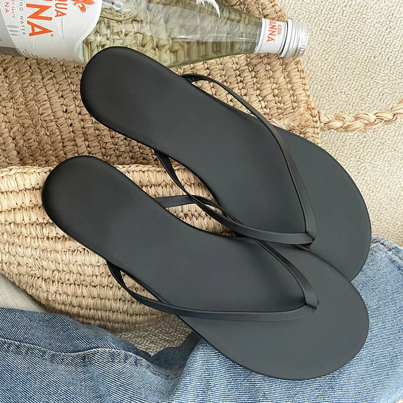 2026 new Spring/summer/women slippers candy-colored beach sandals outdoor wild fashion ladies flip flops