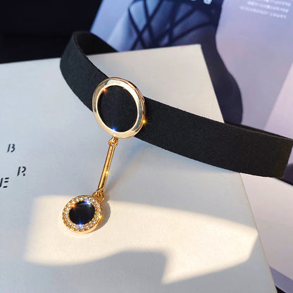 Clavicle Chain Black Wide Edge Covers Neck