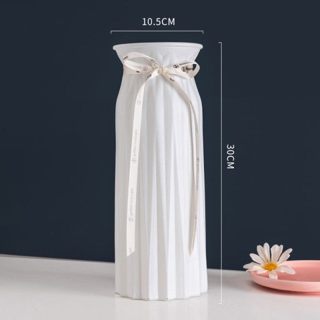 Frosted Glass Vase With Dried Flowers Indoor Table Setting