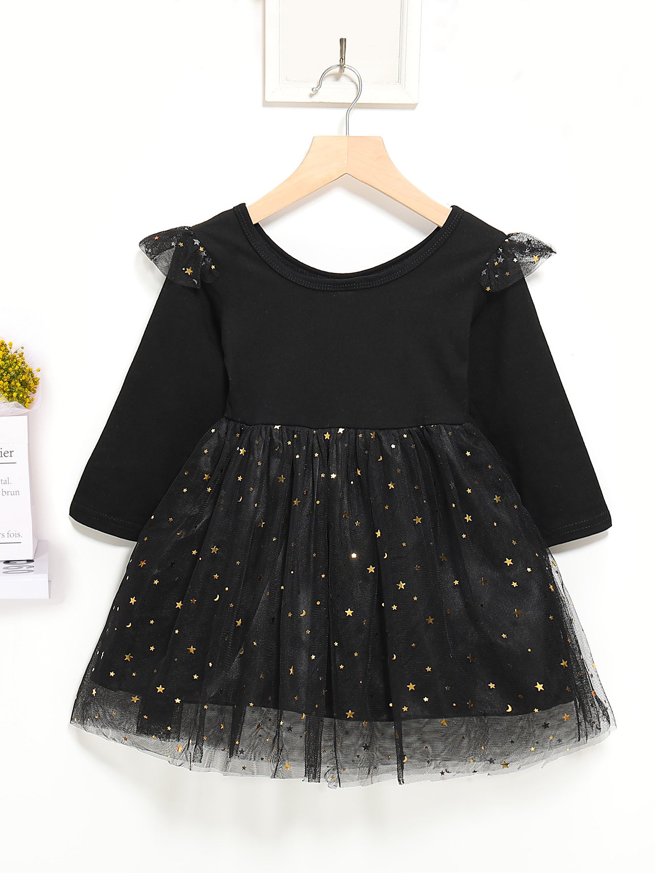 Long sleeve solid color pleated skirt