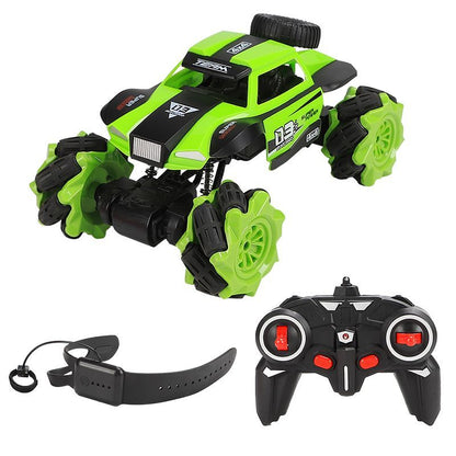 Toy off-road vehicle climbing car