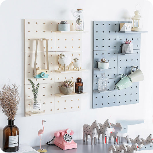 Simple wall-mounted plastic hole plate storage rack