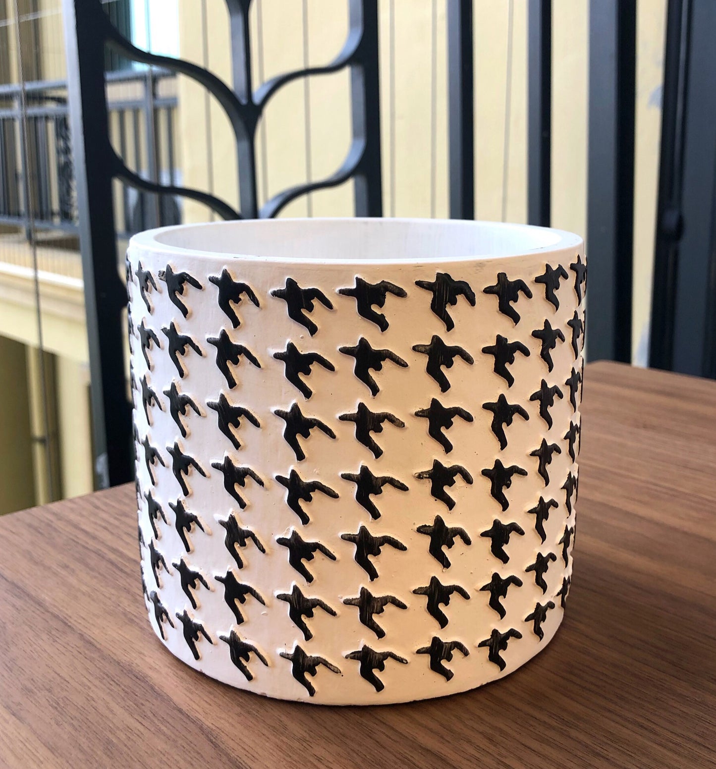 Nordic minimalist relief carved cement flower pot