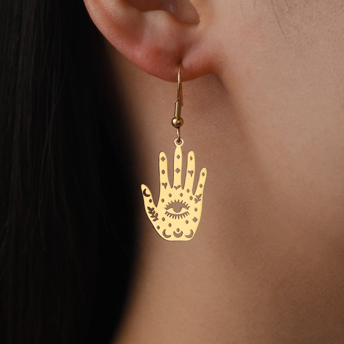 Retro Exaggerated Personalized Hip Hop Palm Hollow Eye Earrings