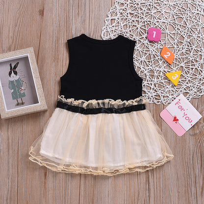 Sleeveless Lace Dress With Wooden Ears