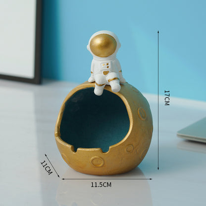 Nordic Personality Coffee Table Spaceman Ashtray Simple