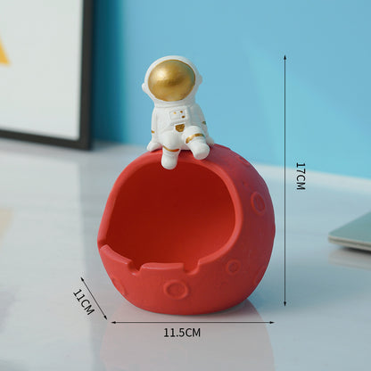 Nordic Personality Coffee Table Spaceman Ashtray Simple