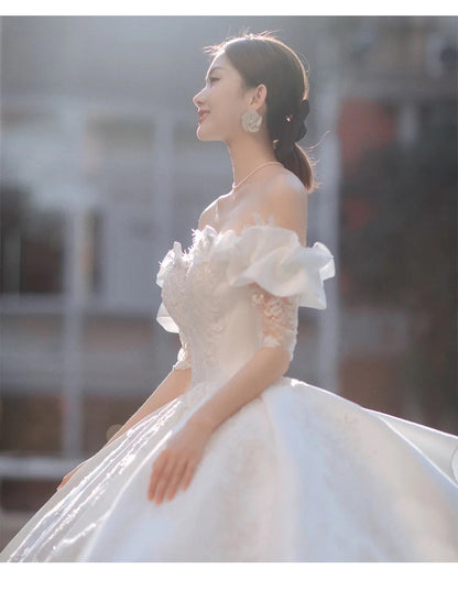 White Satin Main Wedding Dress New Temperament Trailing Sweet Princess Bride Catwalk Dress