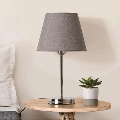 Bedside Lamp Bedroom Warm Hotel Guest Room Study Decoration Wrought Iron Cloth Cover With USB Charging Function Bedside Table Lamp