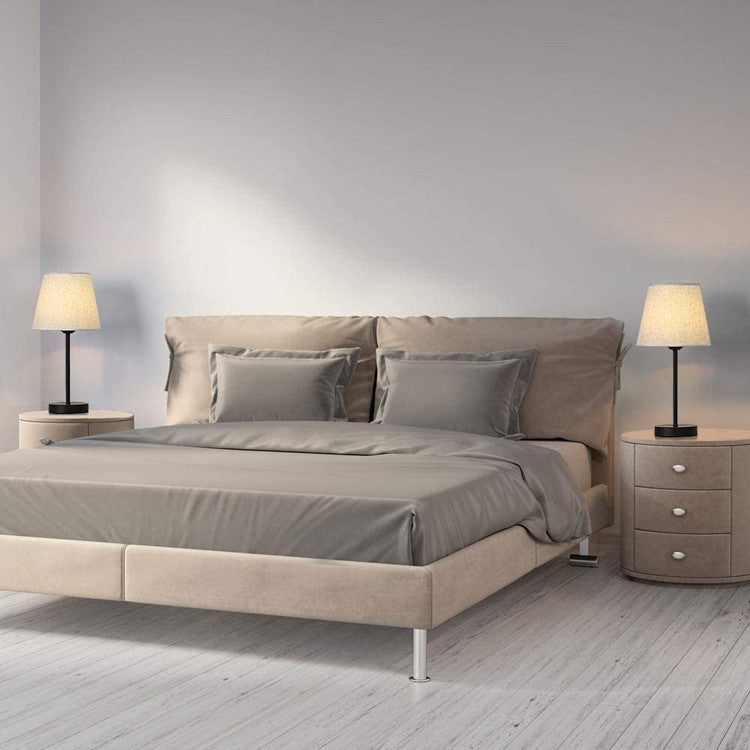 Bedside Lamp Bedroom Warm Hotel Guest Room Study Decoration Wrought Iron Cloth Cover With USB Charging Function Bedside Table Lamp