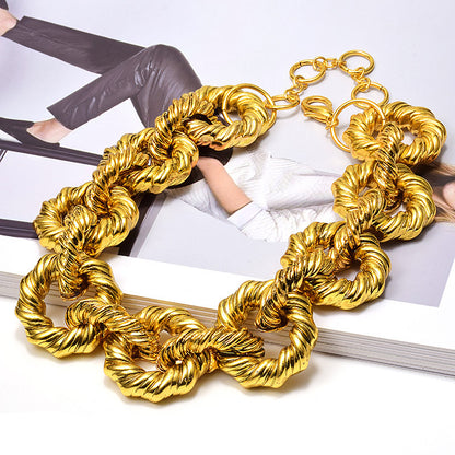Fashionable Gold Twist Necklace