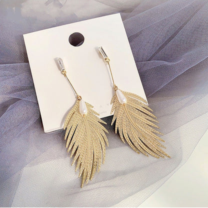 Leaves Hollowed Out Pearl Earrings Women''s New Korean Temperament