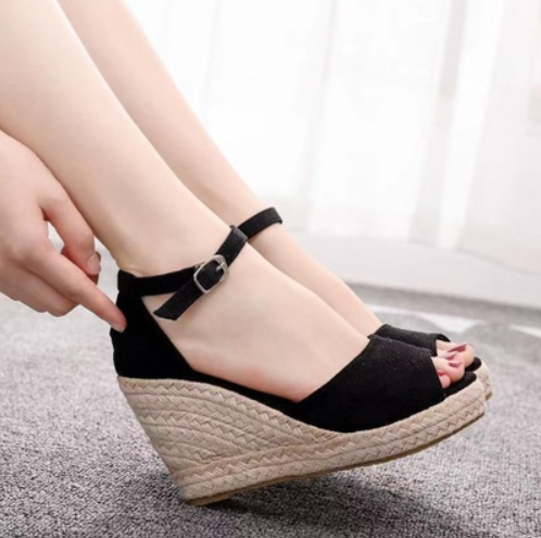 Women Sandals Straw Wedged Fish Mouth Waterproof Table One Word Buckle