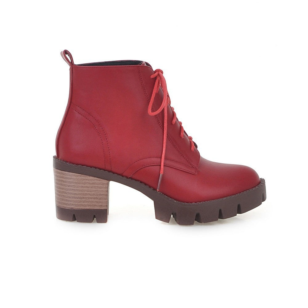Boots with round head and thick heel