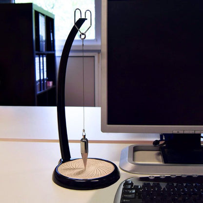 Gravity sand swing sand table