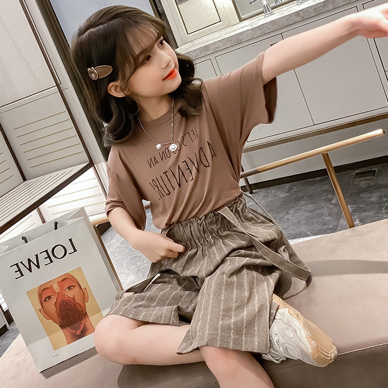 T-shirt, wide-leg pants, two-piece