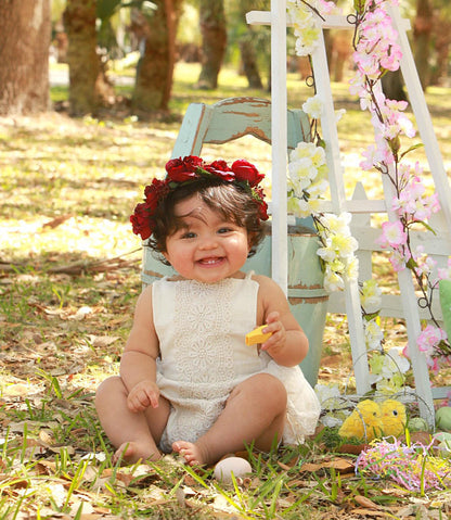 White embroidered lace tie
