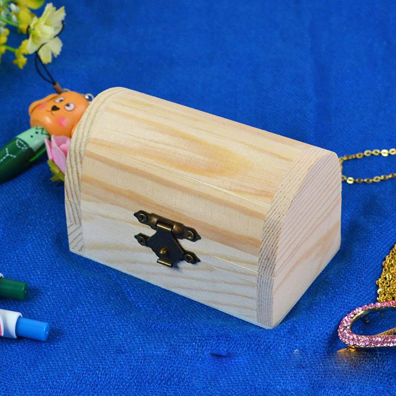 Beautifully wrapped gift ring jewelry box