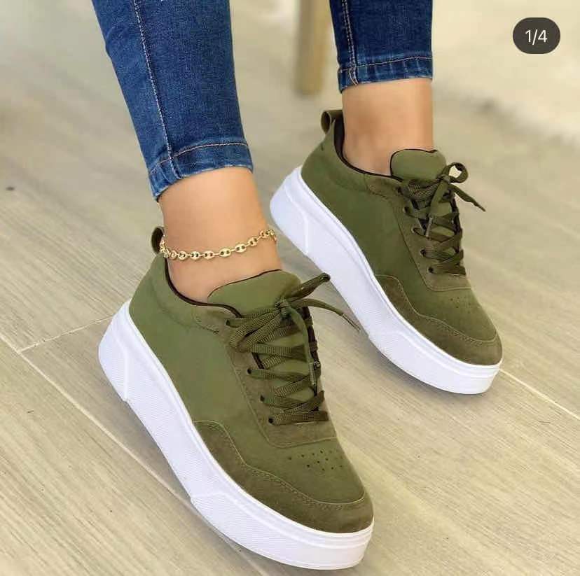 Women's Plus Size Casual Lace-up Sneakers