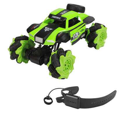 Toy off-road vehicle climbing car