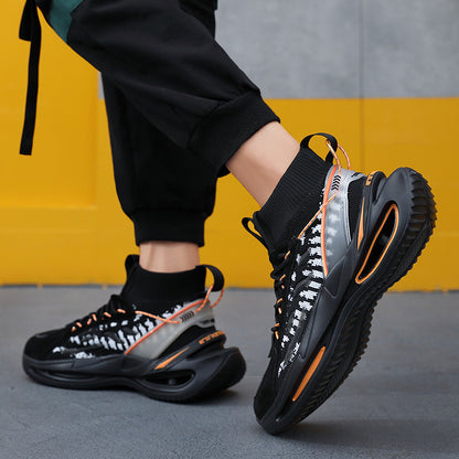 Men's casual shoes with increased breathability