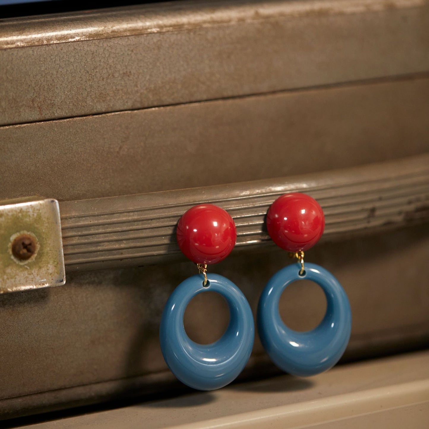 Retro Circle Contrast Color Ear Studs Exaggerated And Personalized