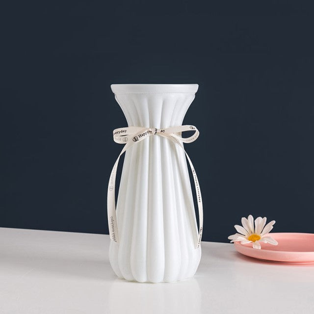 Frosted Glass Vase With Dried Flowers Indoor Table Setting