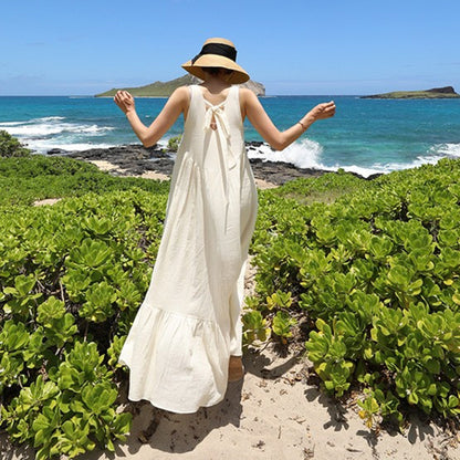 Sleeveless dress with loose plus size back