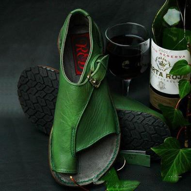 Women's plus size sandals with round buckle