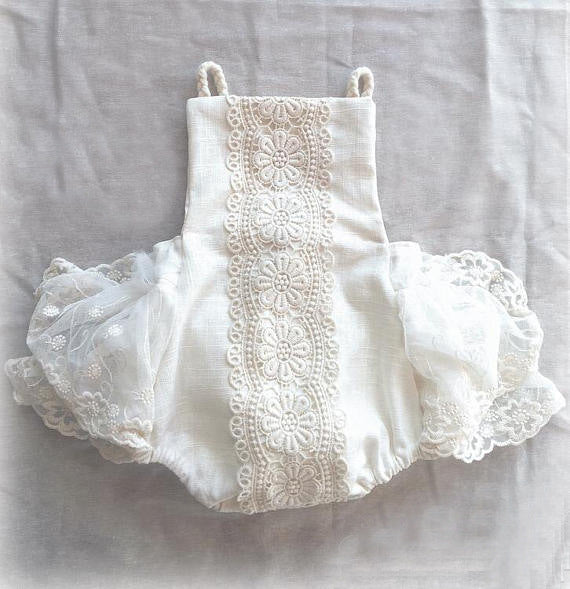 White embroidered lace tie