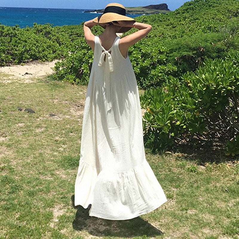 Sleeveless dress with loose plus size back