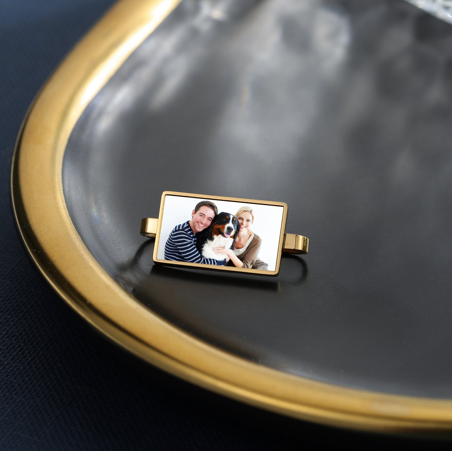 Smart Watch With Accessory Decorative Buckle