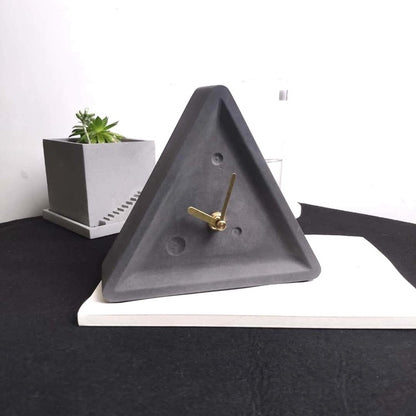 Concrete table clock