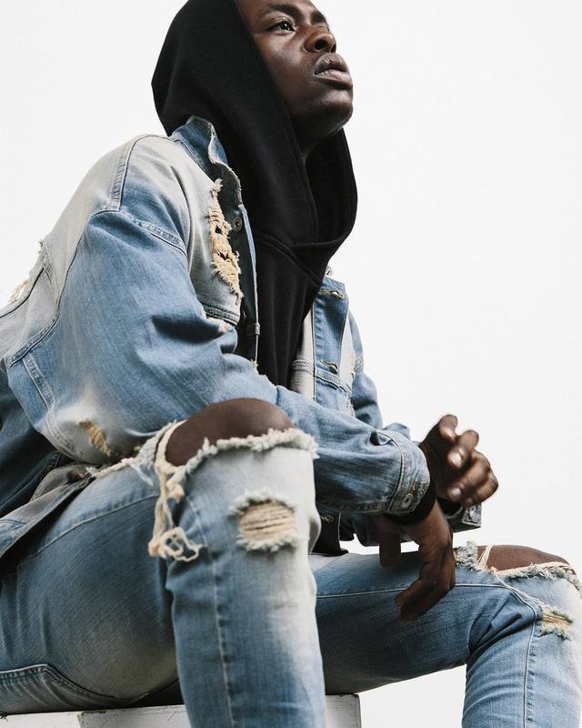 Street men's knee-skinned jeans