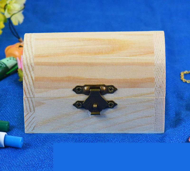 Beautifully wrapped gift ring jewelry box