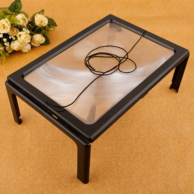 Table magnifier