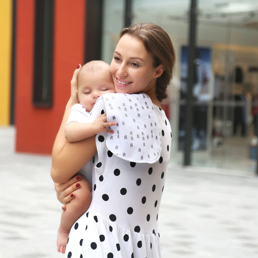 Children's breastfeeding and sweat-absorbent towel bib