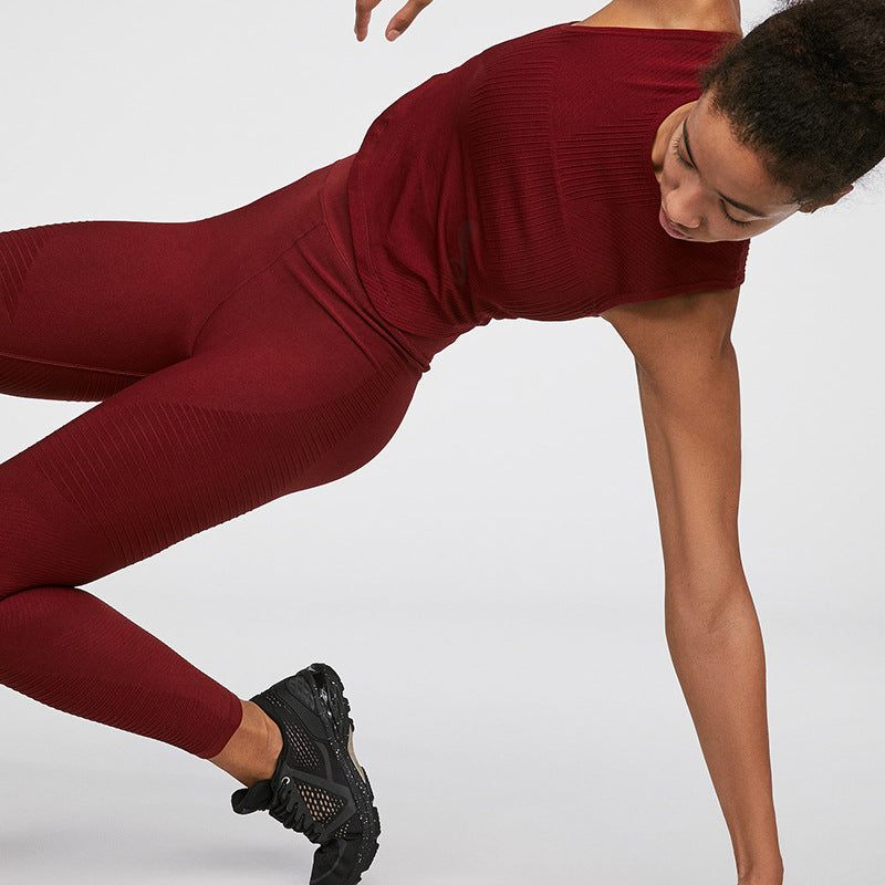 Seamless striped slot yoga clothing suit