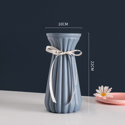 Frosted Glass Vase With Dried Flowers Indoor Table Setting