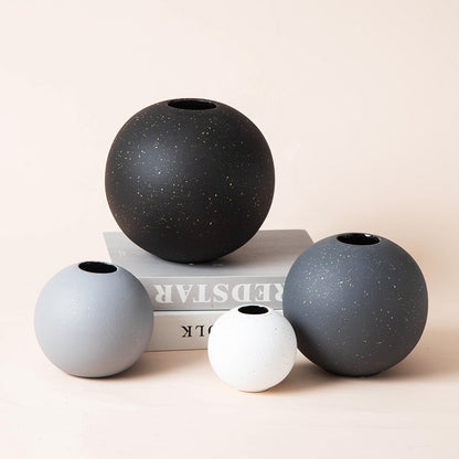 Simple Black And White Round Ceramic Vase Light Luxury Decoration